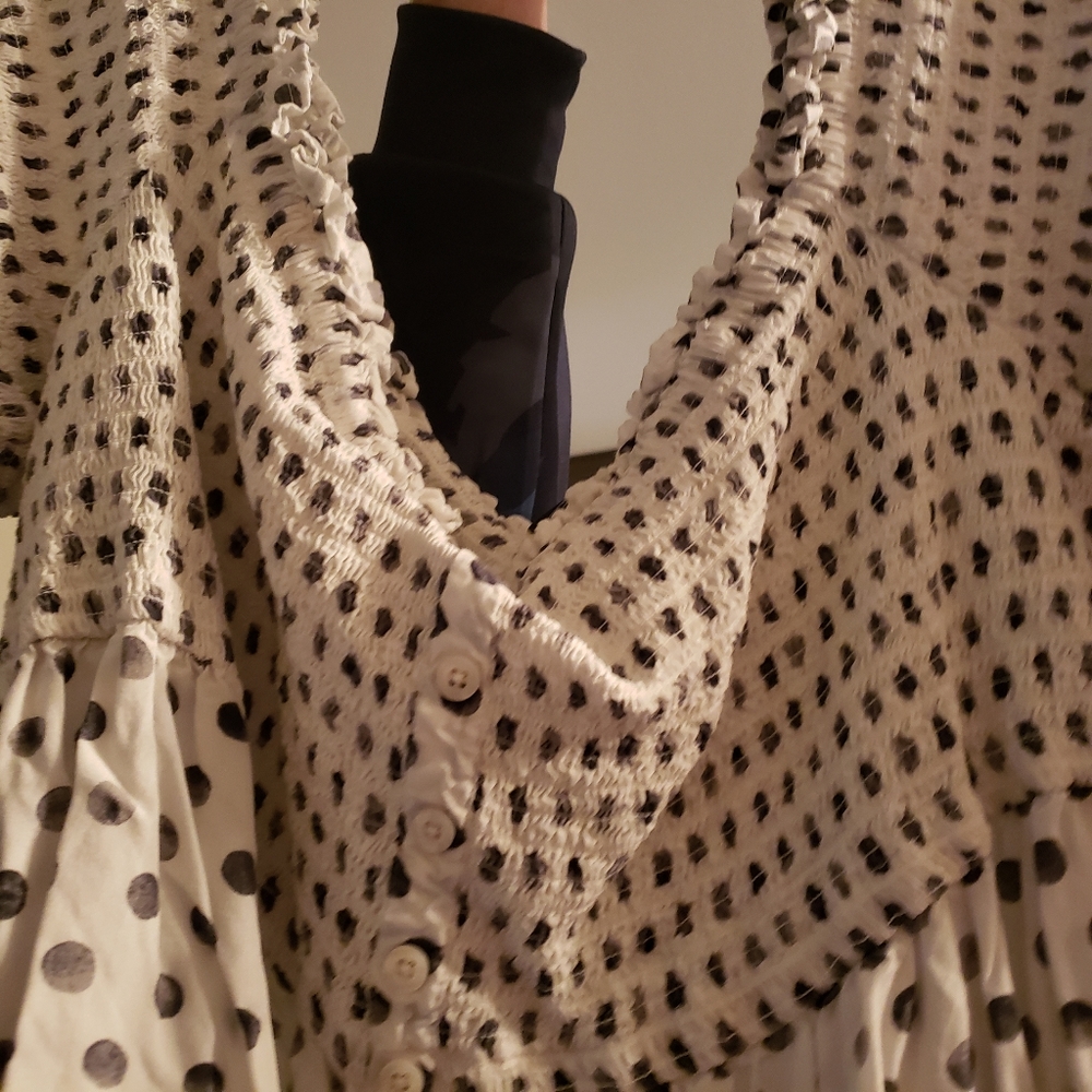 Torrid 6 white and black polkadot top